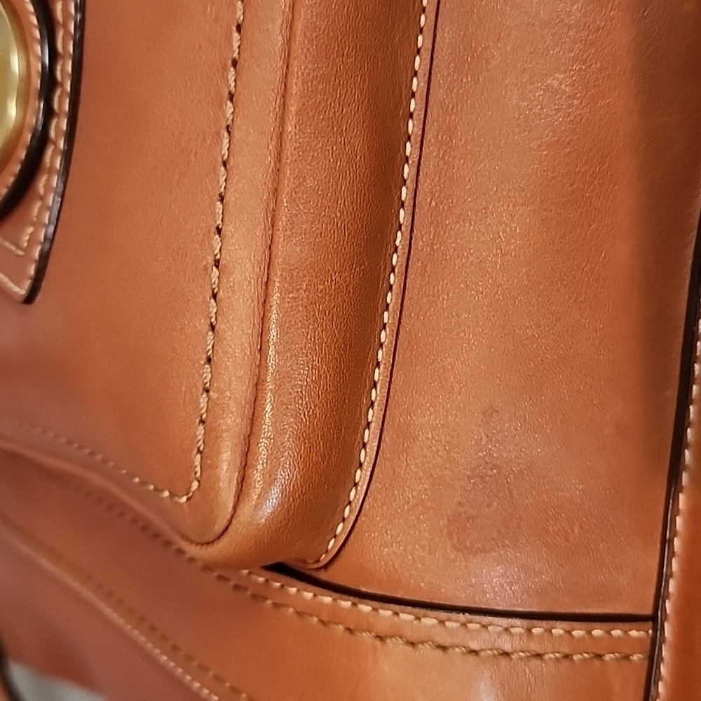 Coach Gigi Tote - Picture 9 of 17